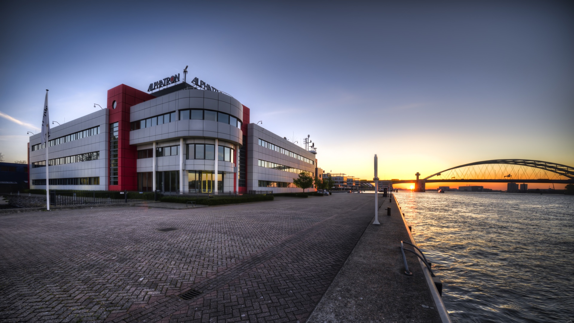 Working at Alphatron Marine